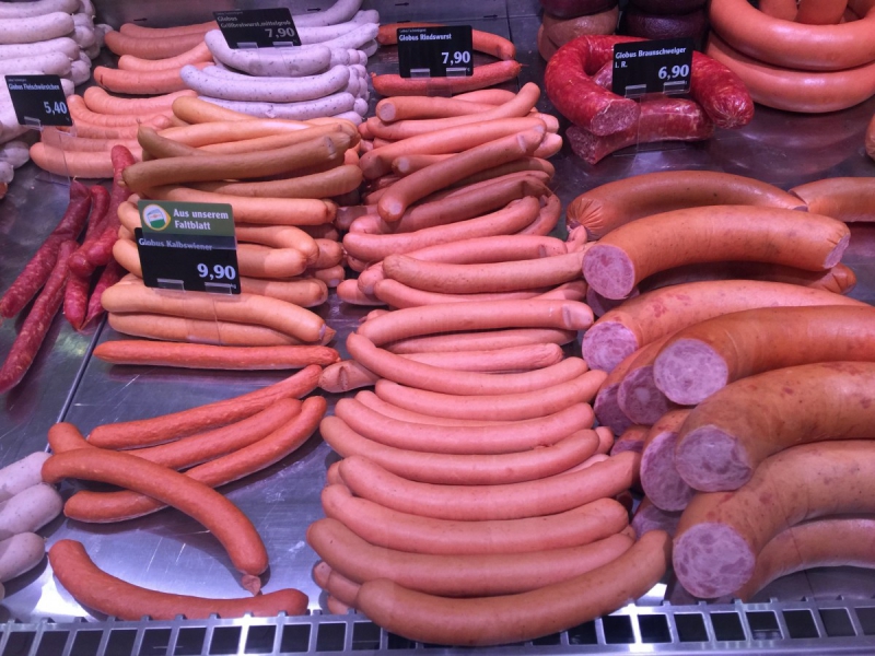 vente-PEILLE-min_sausages_meat_butchery-1069321